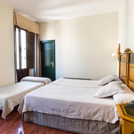 Plaza Nueva Отель Гранада