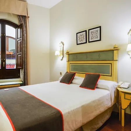 Plaza Nueva Отель 3*