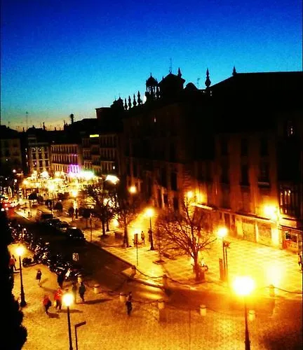 酒店 Plaza Nueva 3*