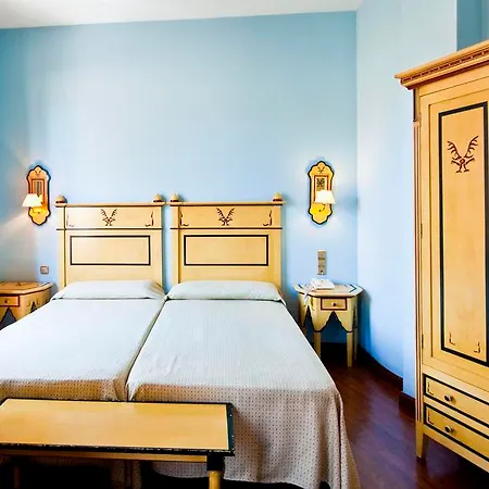 Plaza Nueva מלון 3*